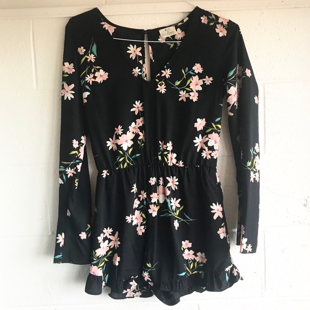Urban Outfitters | Black Floral Boho Romper S - Picture 2 of 8